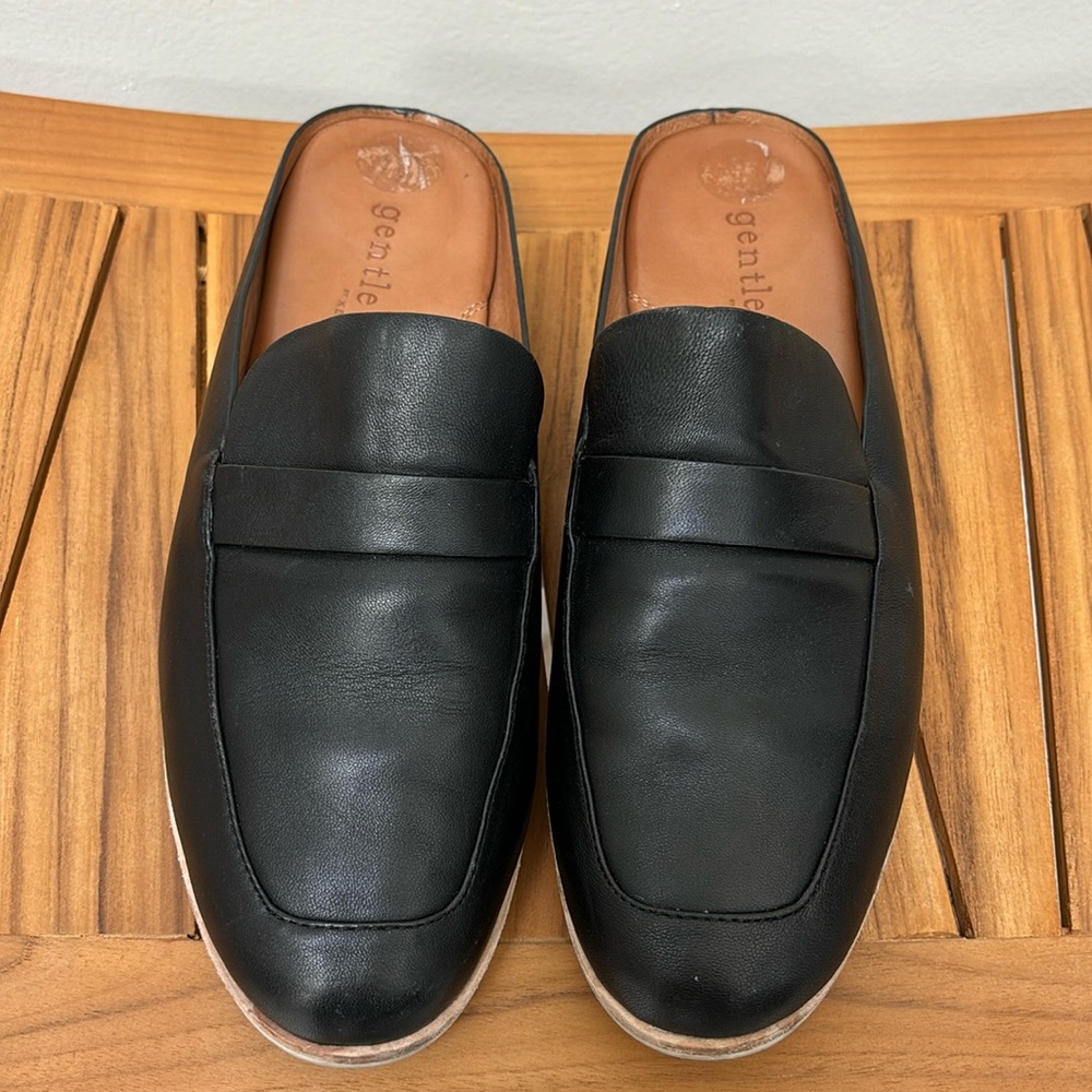 Gentle Souls black leather leather cushion footbed. Sz 8. VGUC